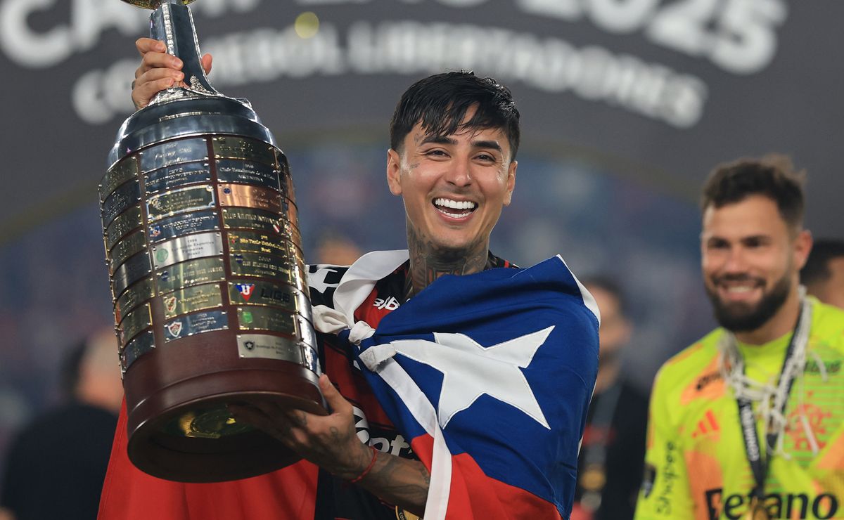 Pulgar campeón de Copa Libertadores: rompe el silencio tras su polémica salvada en la final ante Palmeiras
