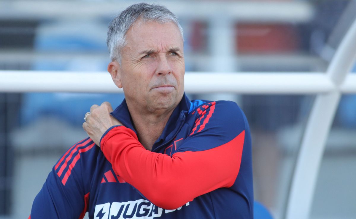 La primera reacción de U de Chile por la salida de Gustavo Álvarez: “Para que lo aplaudan”