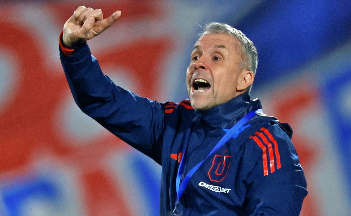 El DT con que Universidad de Chile está negociando para reemplazar a Gustavo Álvarez