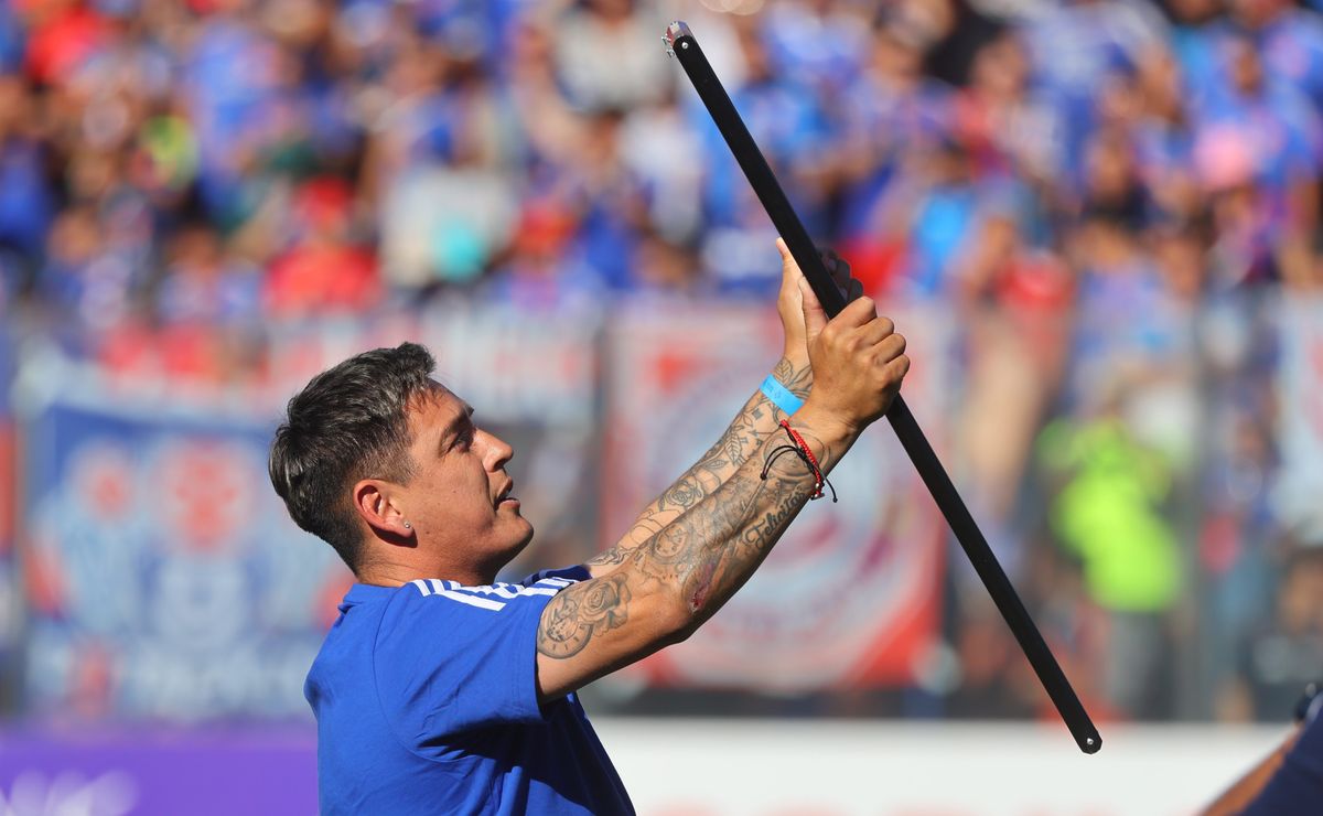 El homenaje a Matías Rodríguez que fue opacado por las protestas en U de Chile