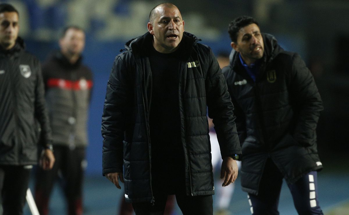 ¡Todo listo! El entrenador de moda del fútbol chileno da el salto y dirigirá en torneo internacional