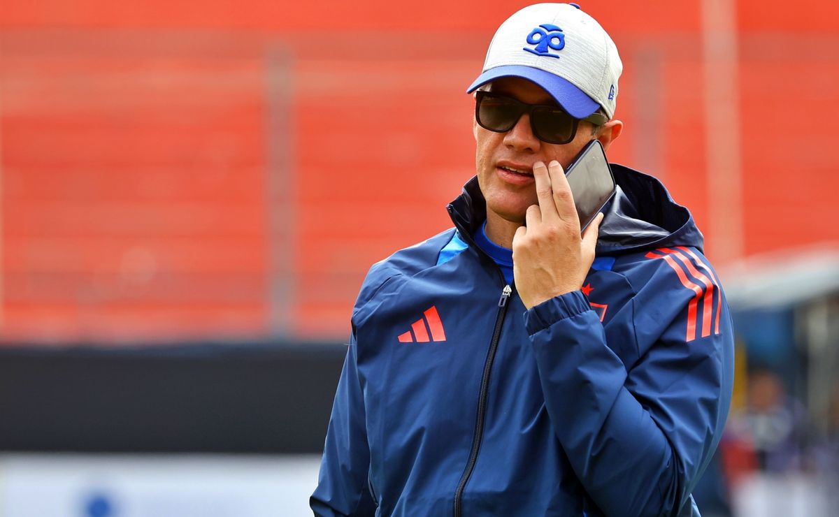 Michael Clark responde a plan definitivo de la oposición para sacarlo de la U