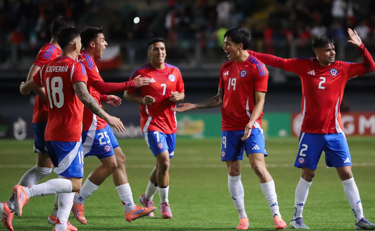 Aseguran que histórico club rechazó a jugador de la Roja por impactante motivo: “Múltiples problemas que…”