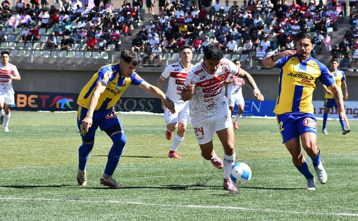 Acuerdo inminente: Revelación de Primera B deja su equipo y ficha por uno de sus rivales