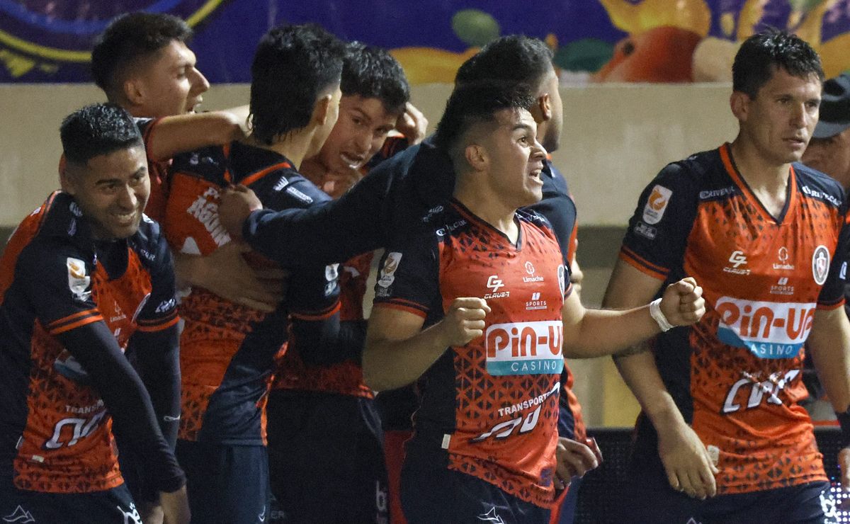 ¿Reemplazo de Popin? Deportes Limache amarra a su primer refuerzo para 2026