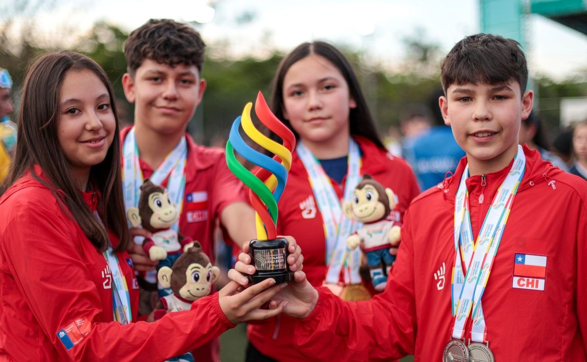 La delegación de Chile celebra en los Sudamericanos Escolares de Asunción