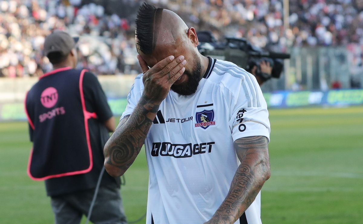 La nueva mufa que le recuerdan a Arturo Vidal y que tiene a Católica agarrándose la panza de la risa