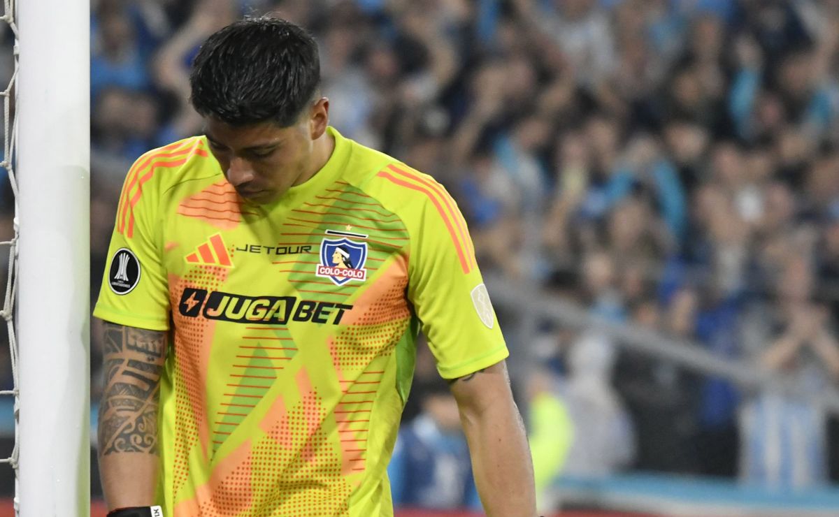 Fue mundialista: El arquero ofrecido a Colo Colo para reemplazar a Brayan Cortés el 2026