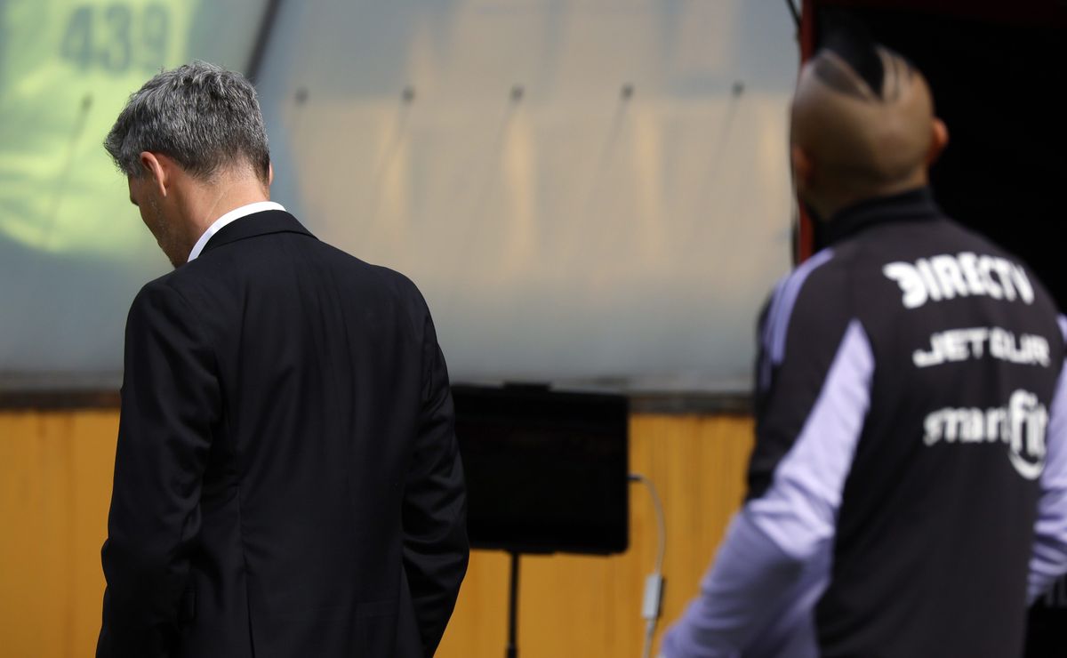 Aseguran que Arturo Vidal está haciendo de todo para sacar a Fernando Ortiz de la banca de Colo Colo: “Con otro, sí…”