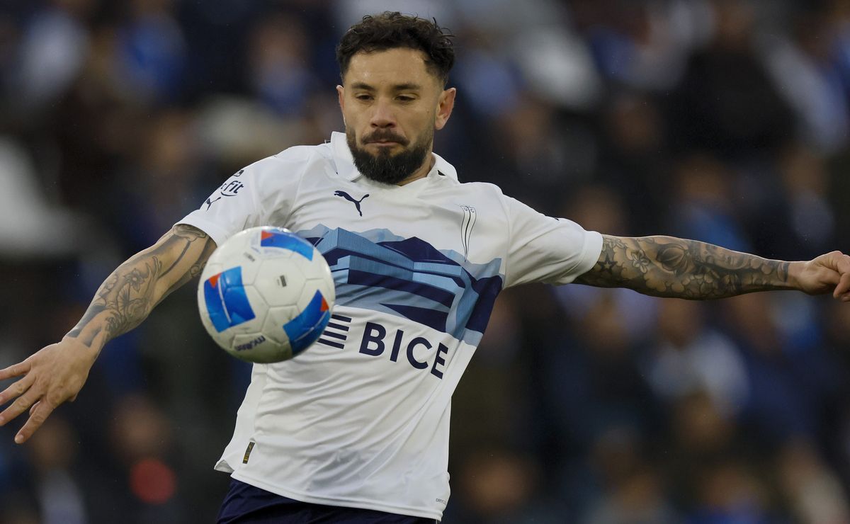 ¿Se acerca su salida? Los motivos que separarían a Eugenio Mena de U Católica