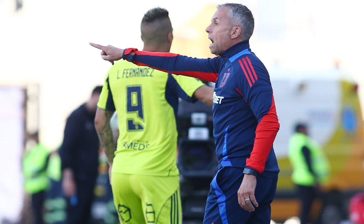 U de Chile baja el presupuesto para refuerzos: “No quieren quedarse con un súper equipo”