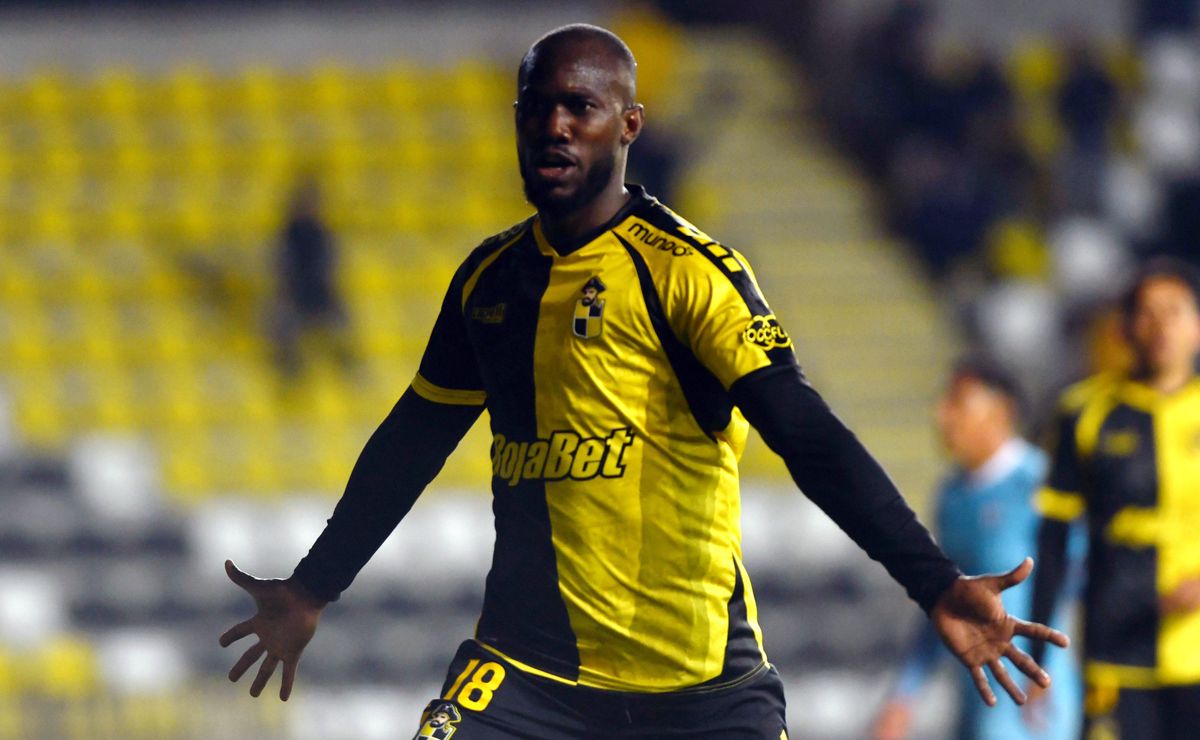 ¡Golpe al mercado! Waterman rumbo a otro club copero del fútbol chileno tras dejar Coquimbo