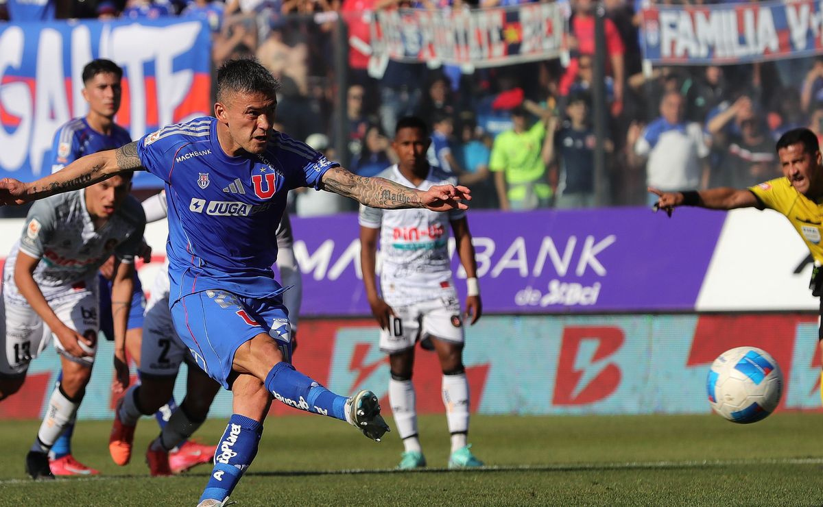 “Enfrentar a ese monstruo es…”: arquero récord del fútbol chileno desafía a un penal a Charles Aránguiz