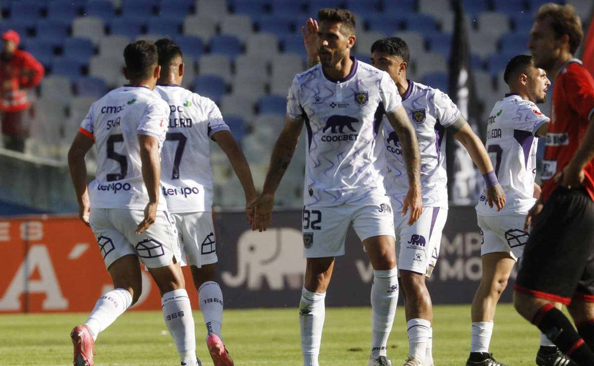 ¡El León sufre importante baja para el 2026! Figura de Deportes Concepción se despide del club