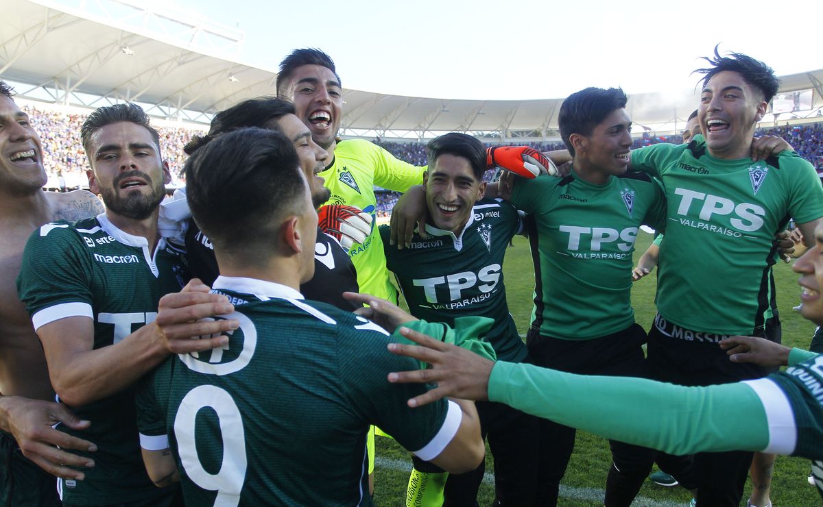 “Oficialmente llegó el final”: es amigo de Messi, hizo historia en Wanderers y se retira tras 20 años de carrera