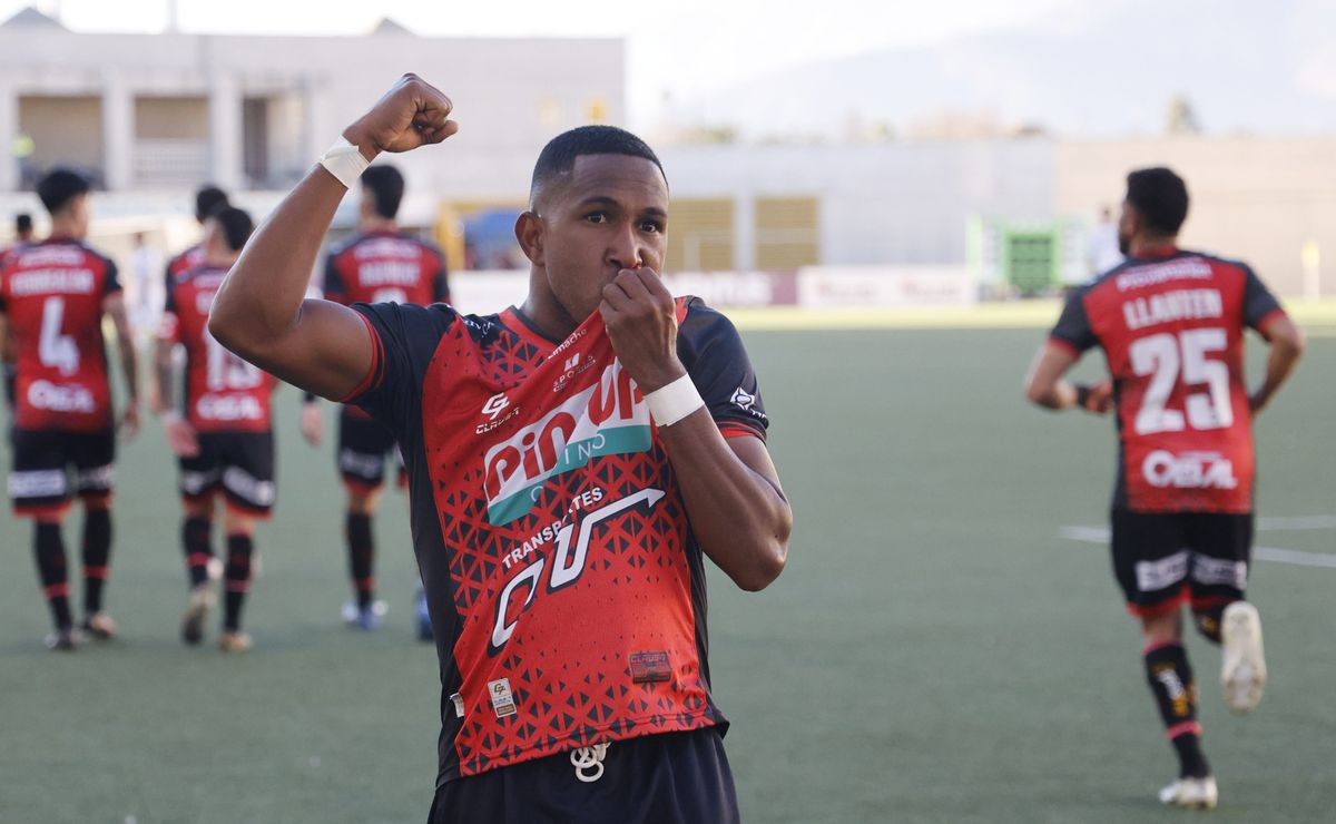 Adiós Limache: filtran el equipo que tiene listo a Luis Guerra para reemplazar a un referente