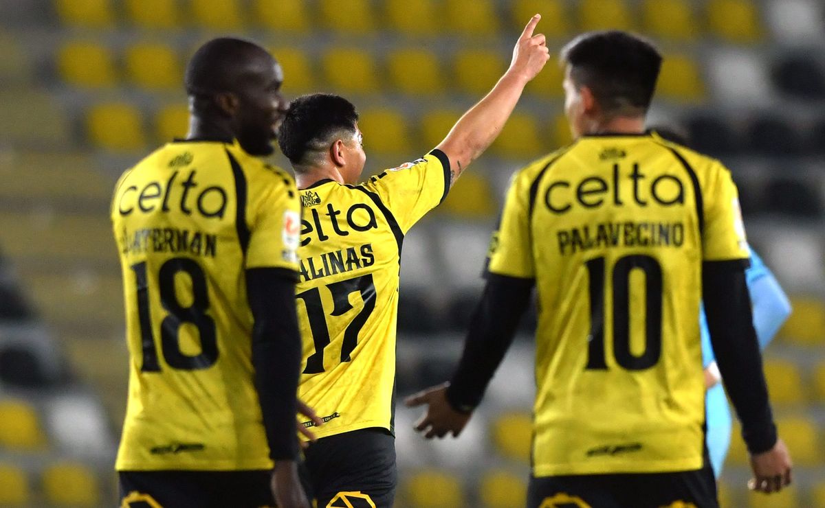 Colo Colo se encamina a su primer refuerzo con Francisco Salinas: “Está 80% listo”