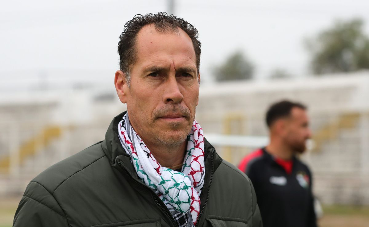 ¡Batacazo! Avisan que el DT Lucas Bovaglio se acerca a rival directo de Palestino tras dejar el club