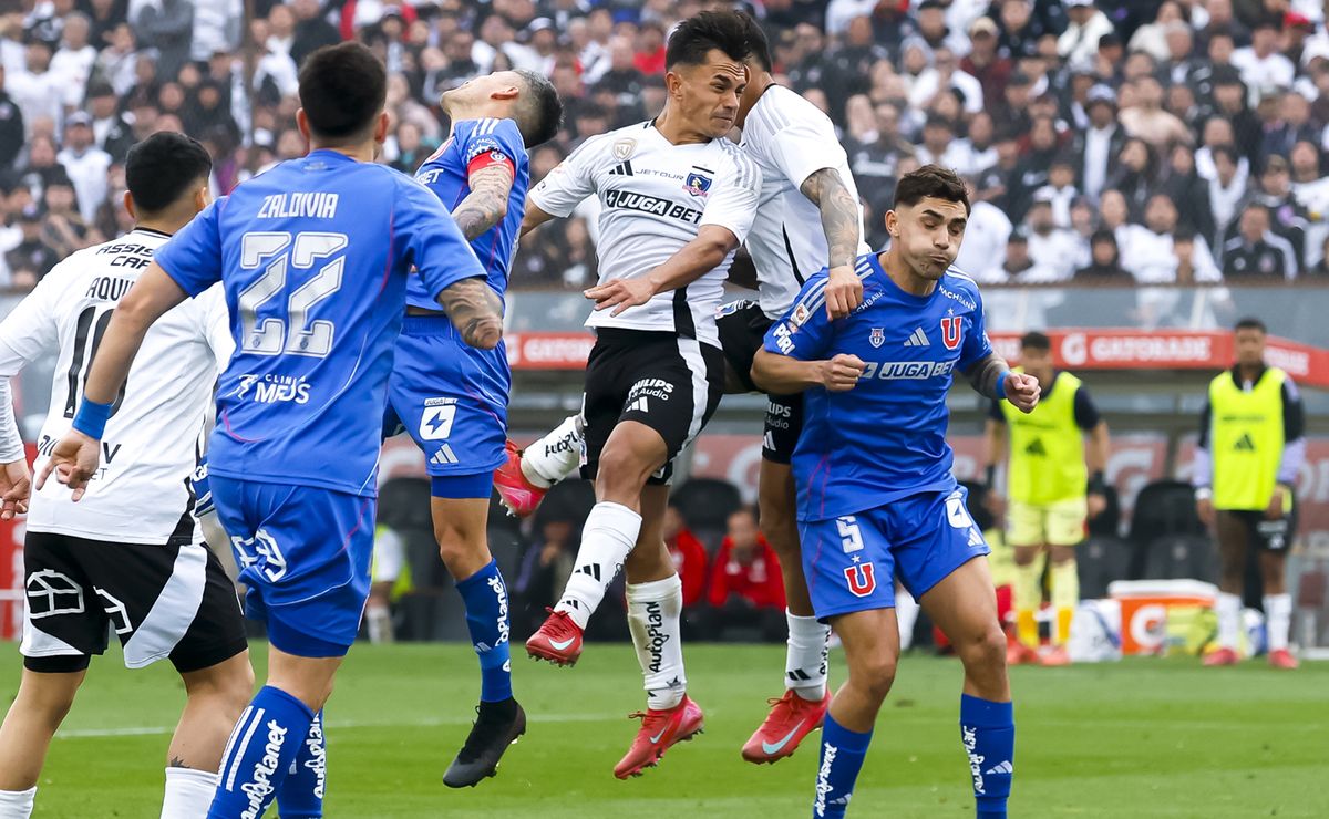 U de Chile sorprende con silenciosa renovación de contrato: jugador azul que estaba en duda sigue el 2026