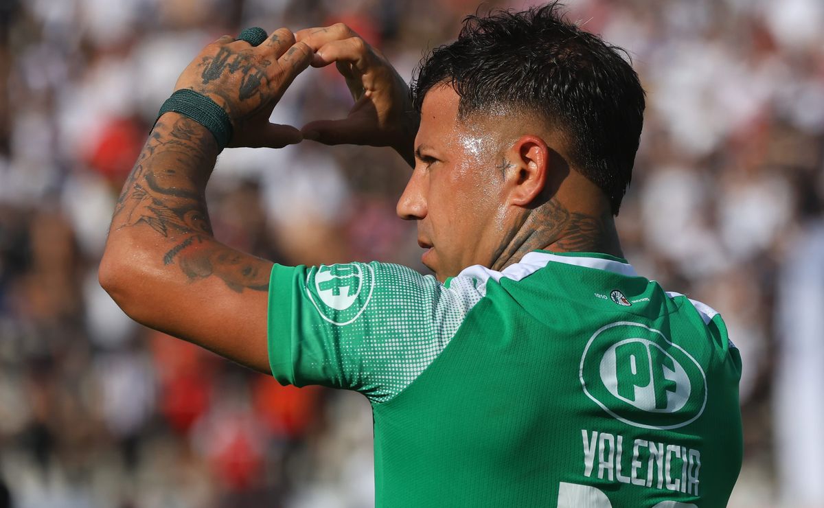 El club que va detrás de la pista de Leonardo Valencia: “Le hará una oferta formal”