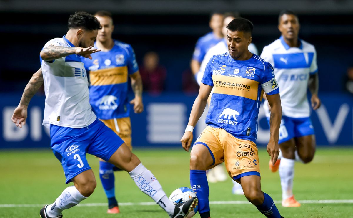 ¿Llegará a la Franja? Detallan la inesperada propuesta que le hizo U Católica a Álvaro Madrid