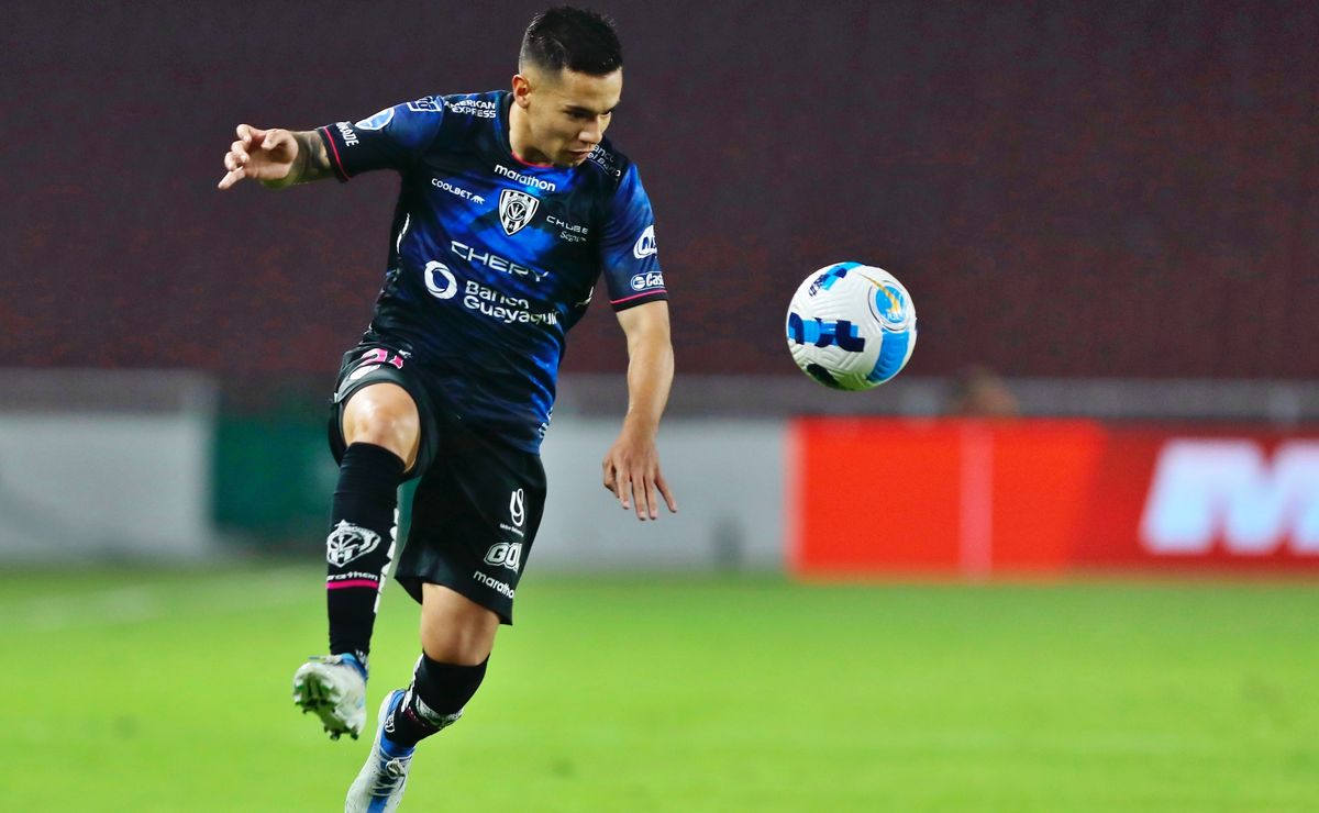 El primer refuerzo de Colo Colo: Matías Fernández y sus números en Independiente del Valle