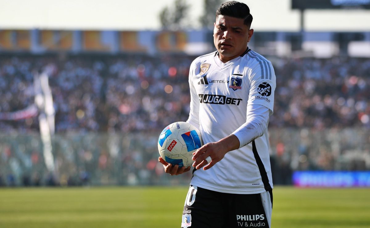 Aníbal Mosa comunica decisión oficial de Colo Colo con Claudio Aquino: “Él tiene…”