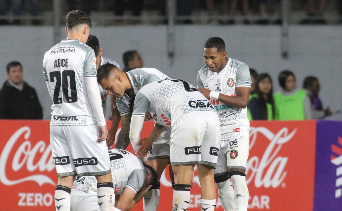 Adiós querido goleador: Limache anuncia masiva salida de 11 jugadores tras histórica campaña