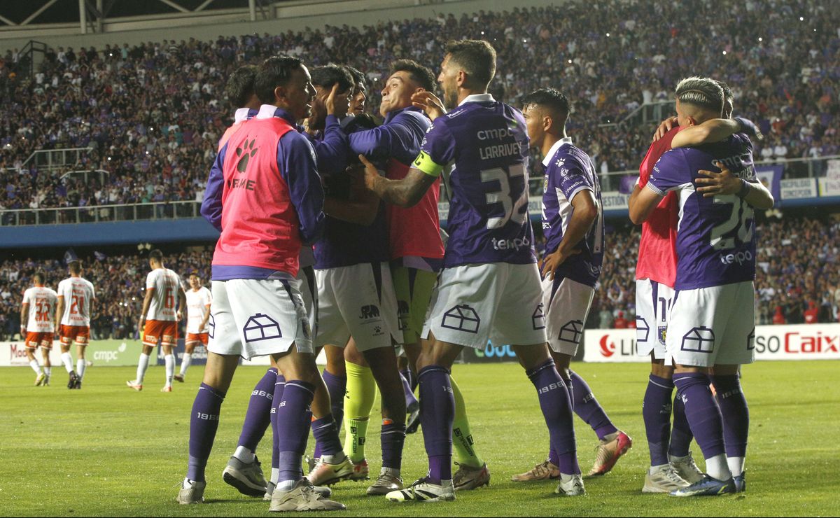 Patricio Almendra habla de lujoso fichaje que suena en Deportes Concepción: “Es muy bueno…”