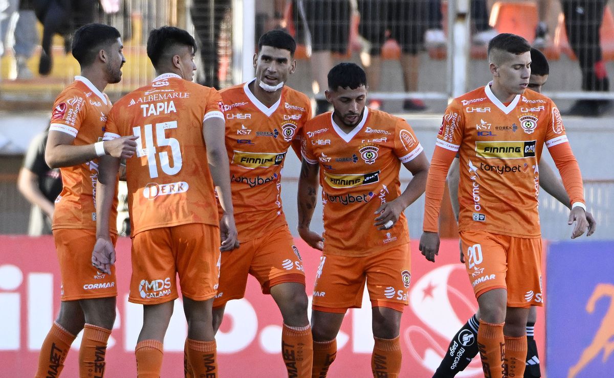 Fue campeón en Argentina, ascendió con Cobreloa y podría regresar a Chile con inesperado club