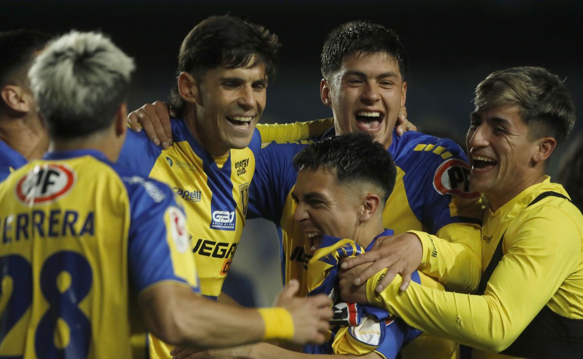 ¡Es oficial! U. de Concepción presenta a Cecilio Waterman como refuerzo para 2026