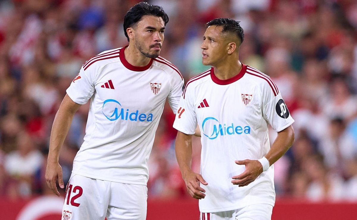 En España alertan que Alexis Sánchez y Gabriel Suazo cerrarán 2025 sin DT en Sevilla