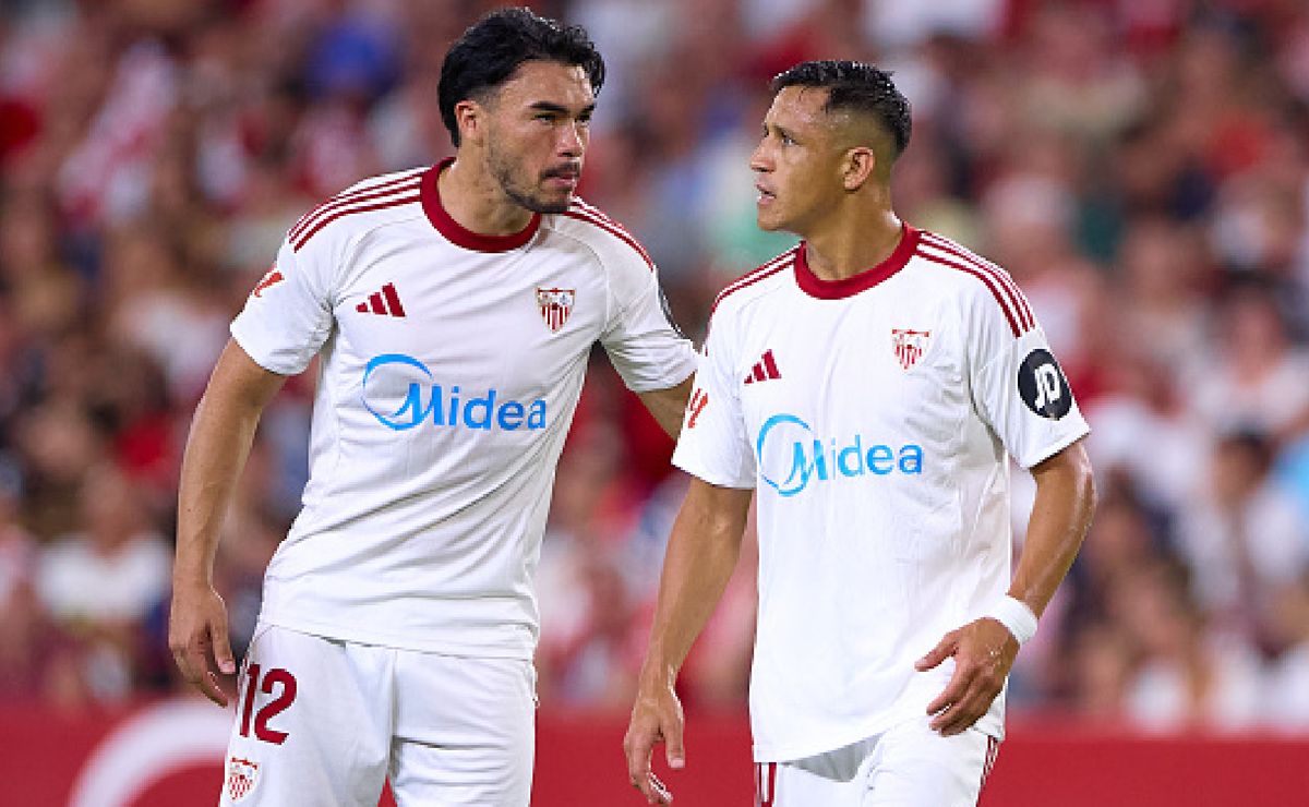 Varias fechas fuera: compañero de Alexis Sánchez y Gabriel Suazo en Sevilla recibe un duro castigo