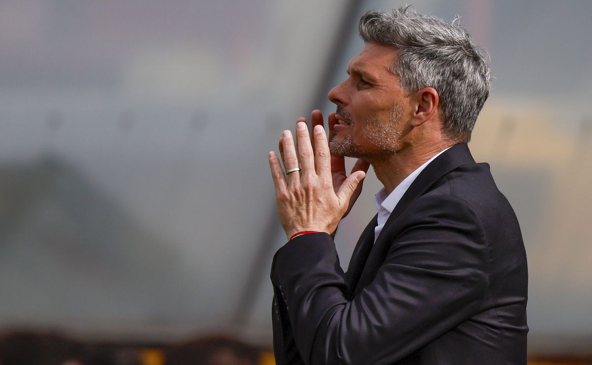 El gran dolor de cabeza de Fernando Ortiz en Colo Colo: no es resaca navideña