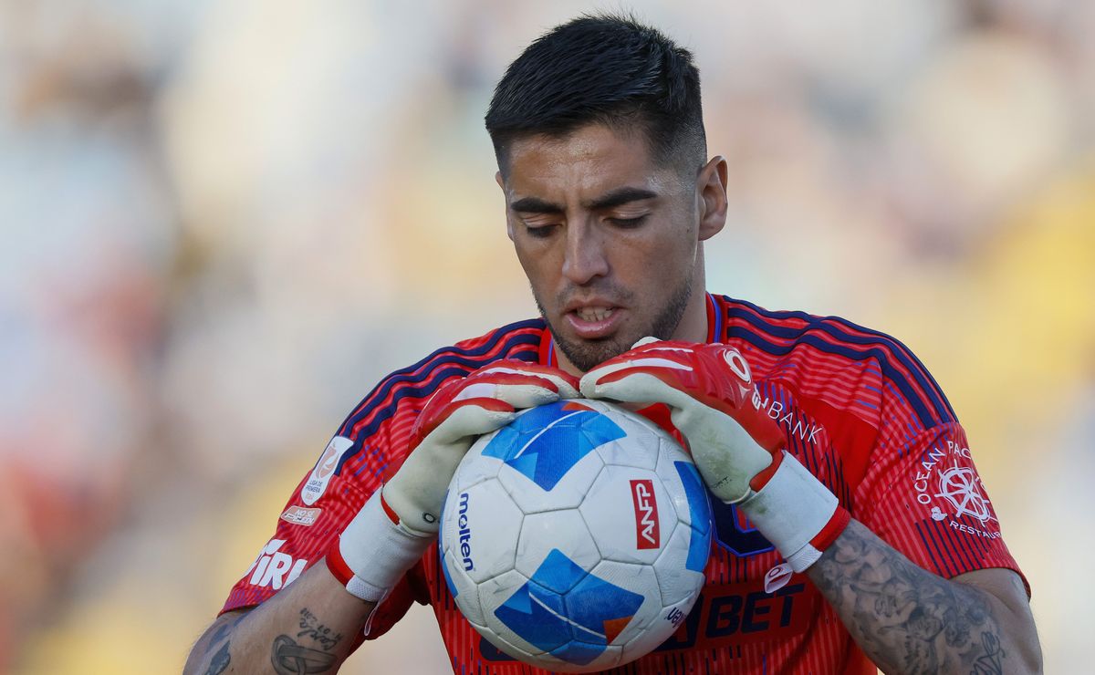 La alarma con Gabriel Castellón en U de Chile: “Era  el titular, pero con Álvarez”