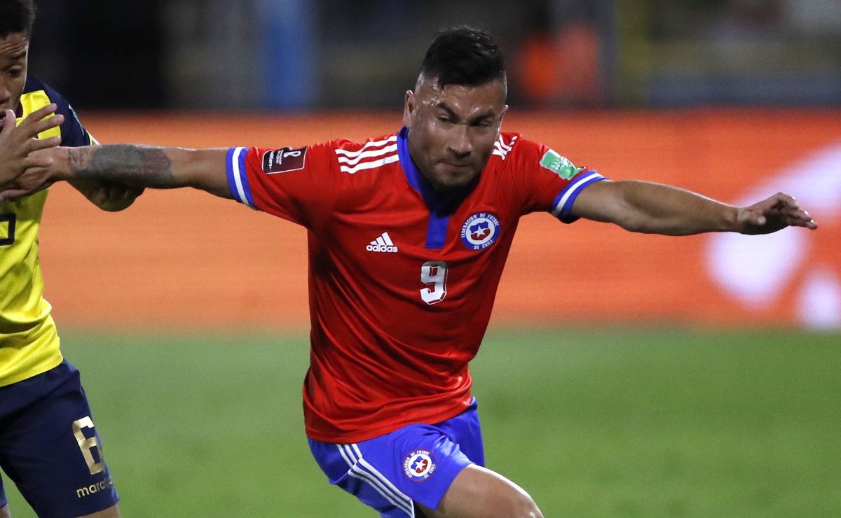 ¡Es oficial! Jean Meneses regresa a Chile y es presentado en su nuevo club