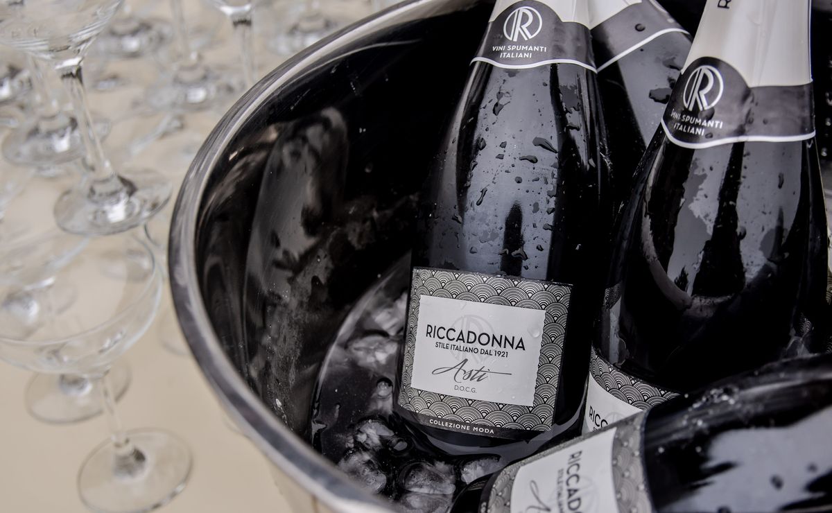 Un brindis bien hecho: claves para servir espumante y cerrar el año como corresponde