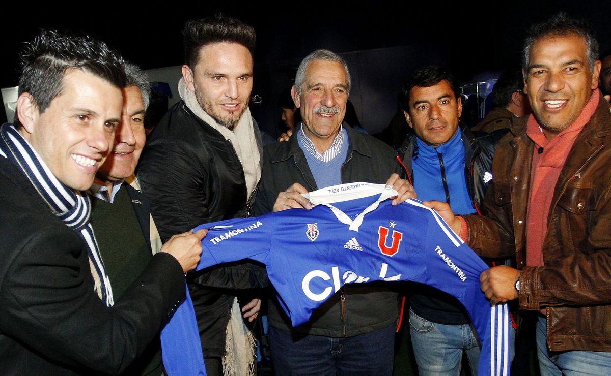 Fue bicampeón con la U, lo echaron tres veces y aún así ama al club: “¿Cómo no voy a estar dolido?”