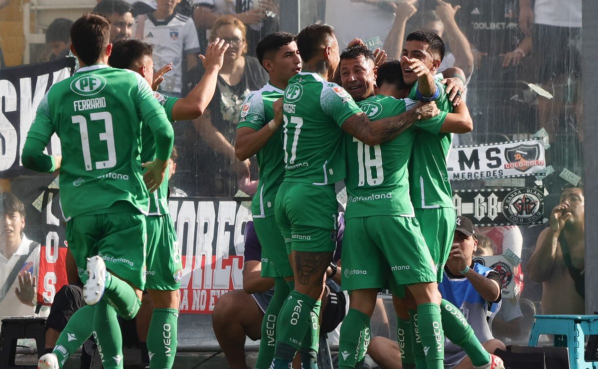 Hinchas furiosos: Audax Italiano cambia de auspiciador en camiseta y pone fin a una era de 10 años