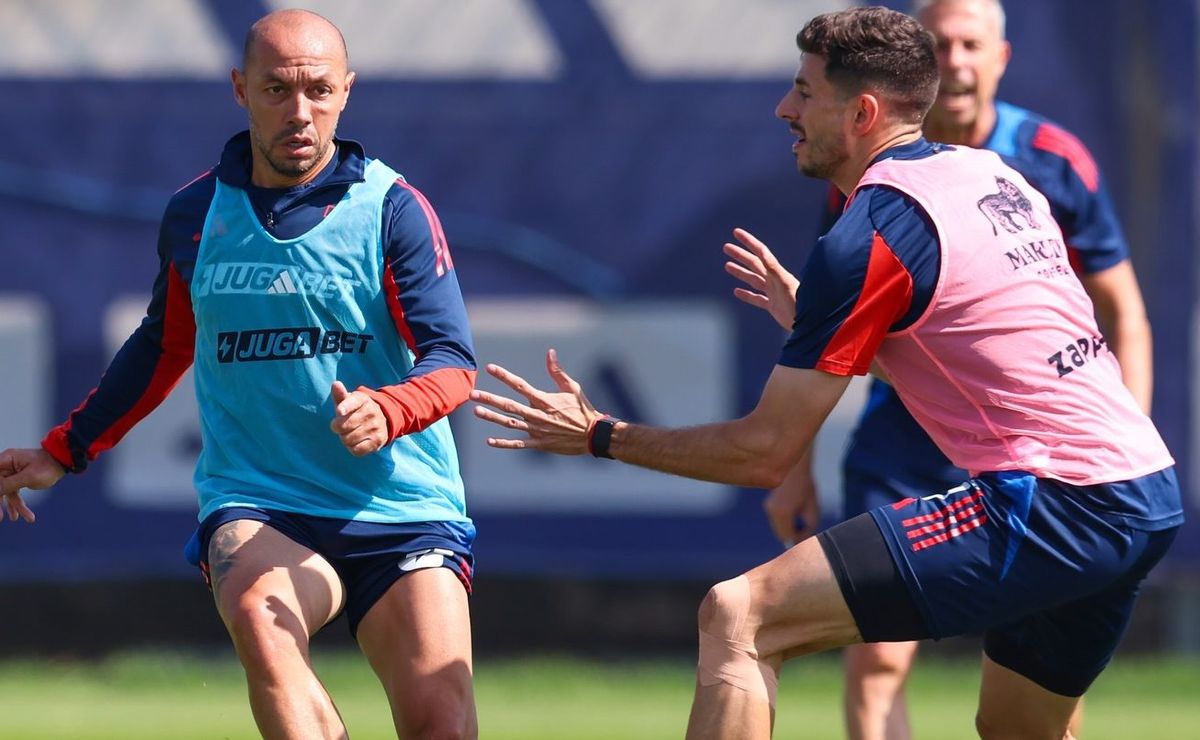 Púrpura Brillante: Así es la rupturista nueva indumentaria de U. de Chile para la temporada 2026