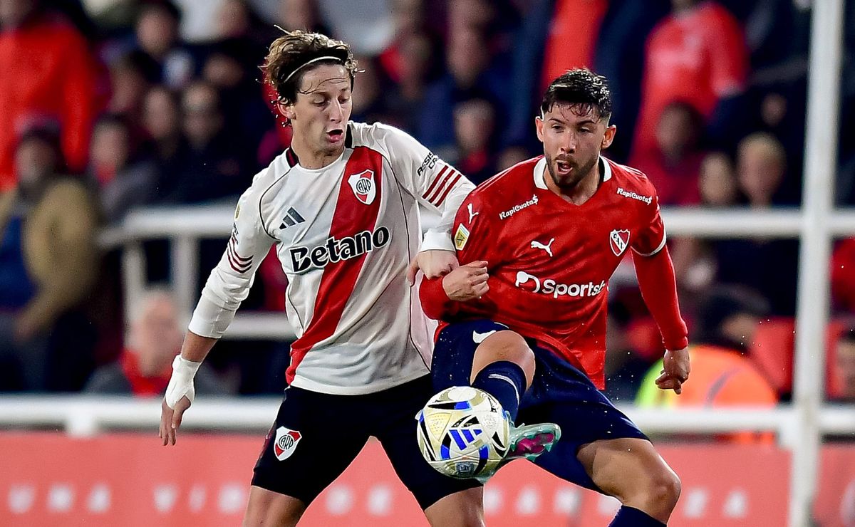 Alerta en Santos: La exigencia de Huachipato en la venta de Felipe Loyola