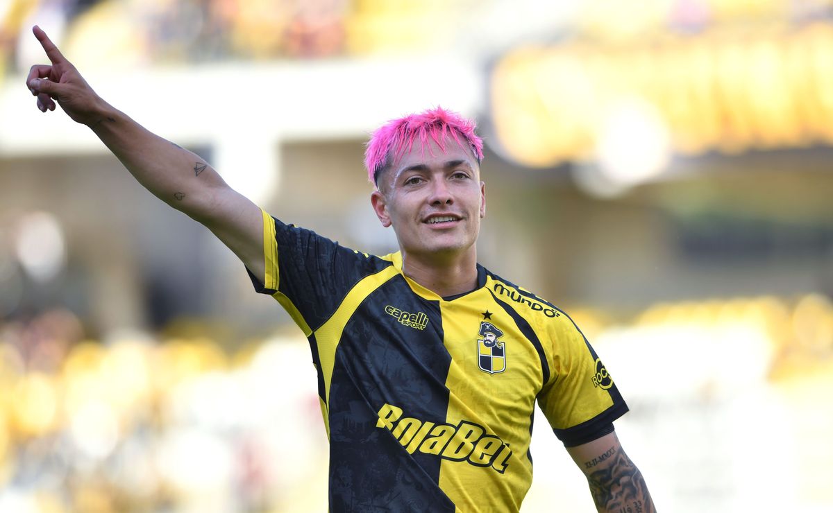 Con nuevo número y look: Así fue el retorno de Cristián Zavala a Colo Colo