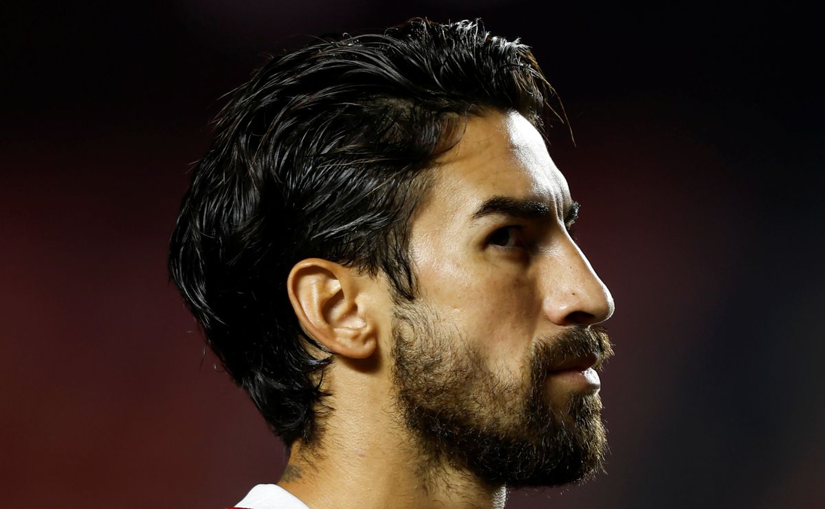 ¿Destrona a Arturo Vidal como el mejor pagado? Filtran el sueldo de Juan Martín Lucero