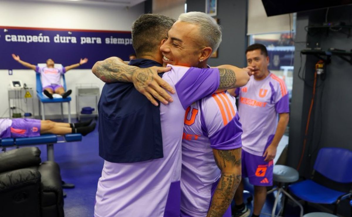 Fabián Hormazábal le ofreció la 17: el dorsal que utilizará Eduardo Vargas en la U de Chile