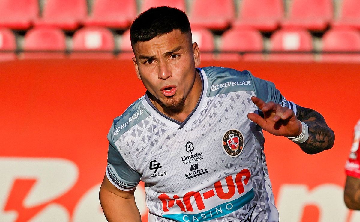 Revelan que Daniel Castro está loco por jugar en Colo Colo: “Es el gran anhelo que tiene”