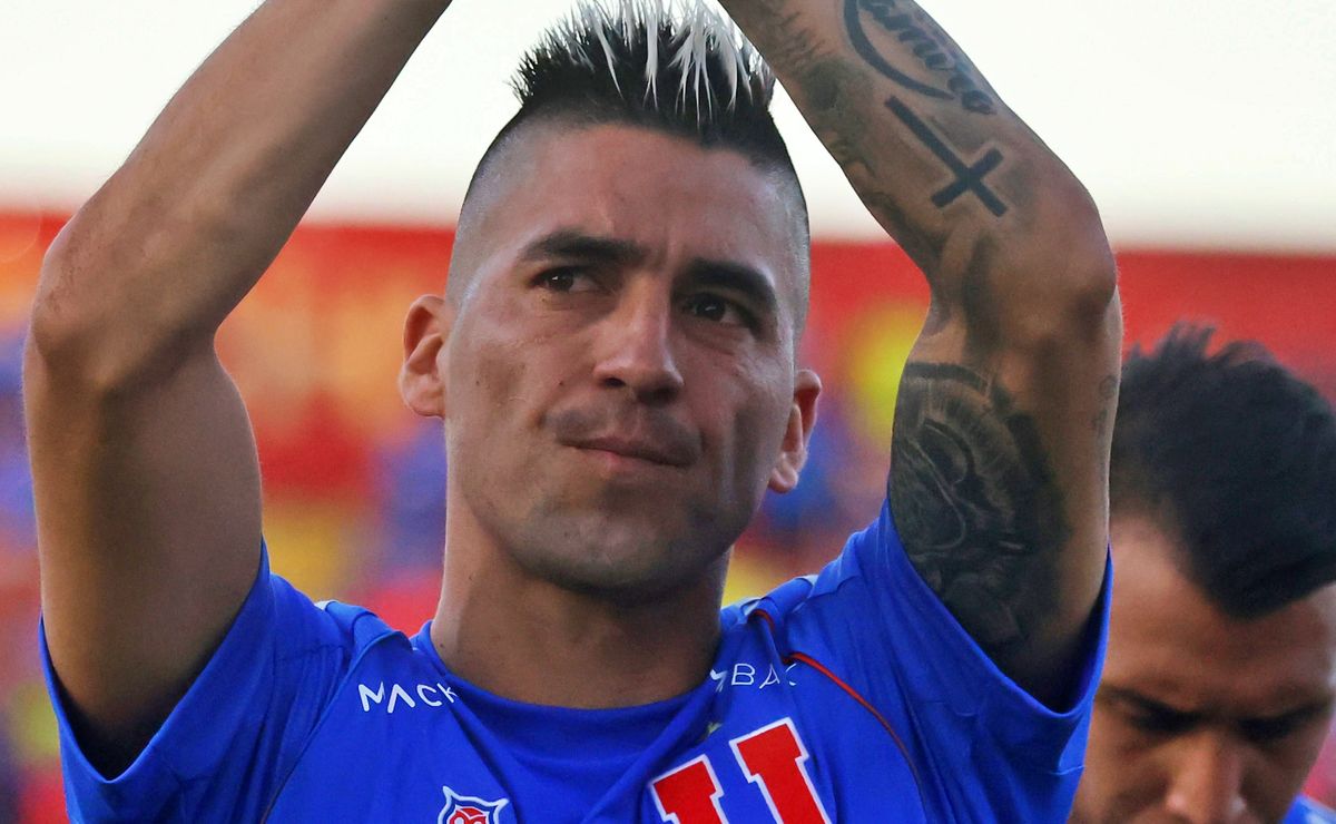 Pese a tener contrato vigente en U de Chile: La potente razón de Meneghini para cortar a Leandro Fernández