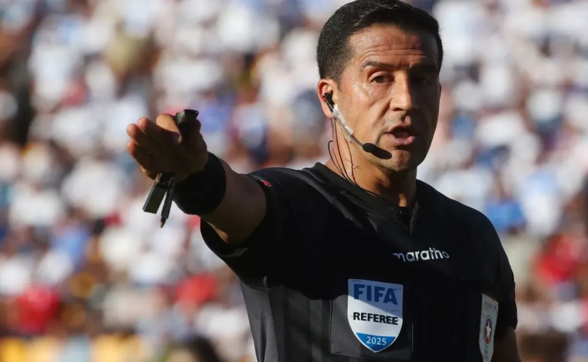 Felipe González arbitrará Colo Colo vs. Palestino (Photosport)