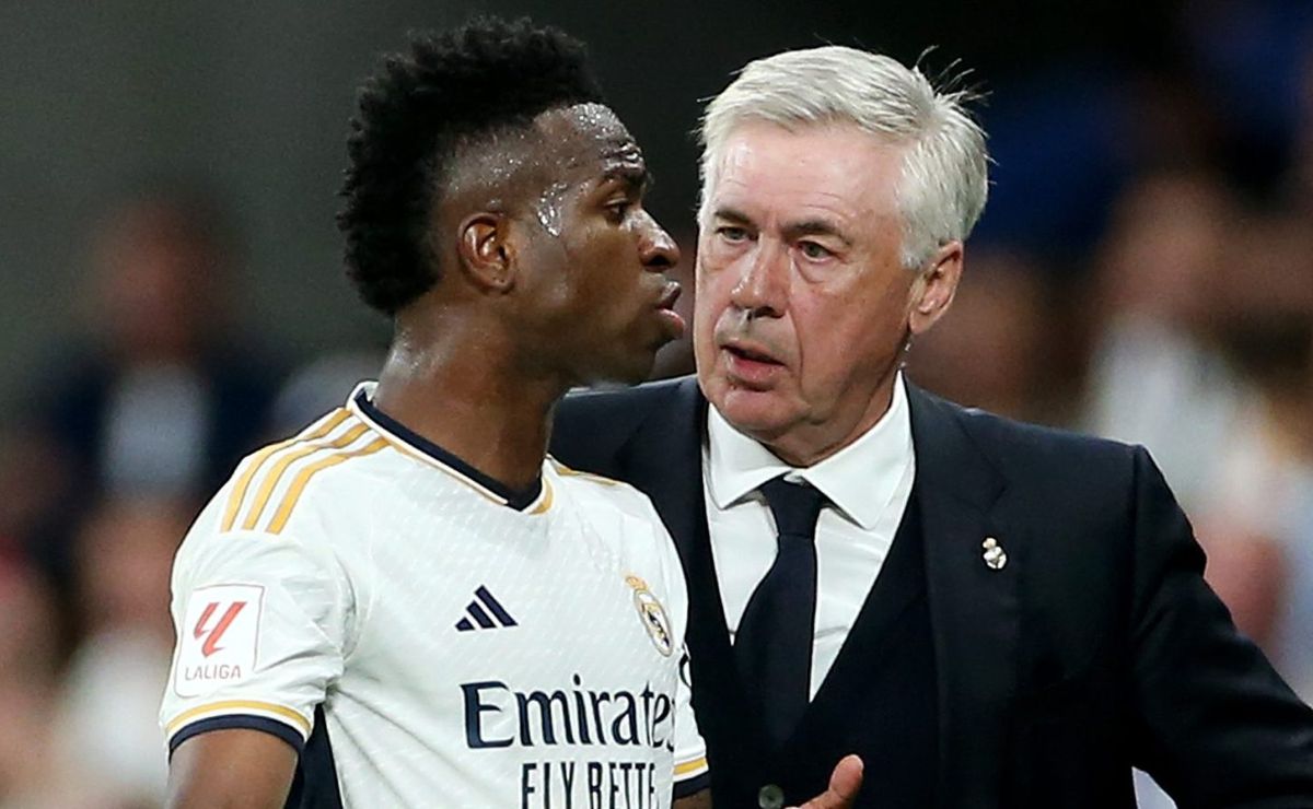 Vinicius Jr. escolhe onde quer jogar, diz Ancelotti