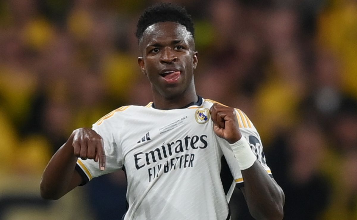 Vinicius Jr. escolhe onde quer jogar, diz Ancelotti