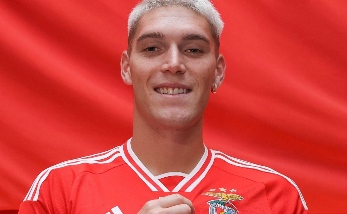 Rival do Corinthians negocia empréstimo de Benjamín Rollheiser com o Benfica